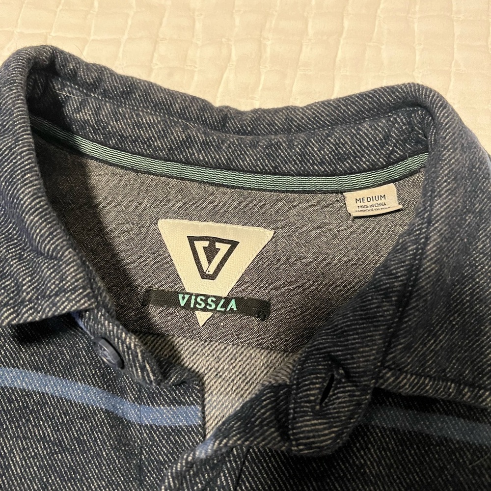 Vissla heavy duty flannel. Size medium